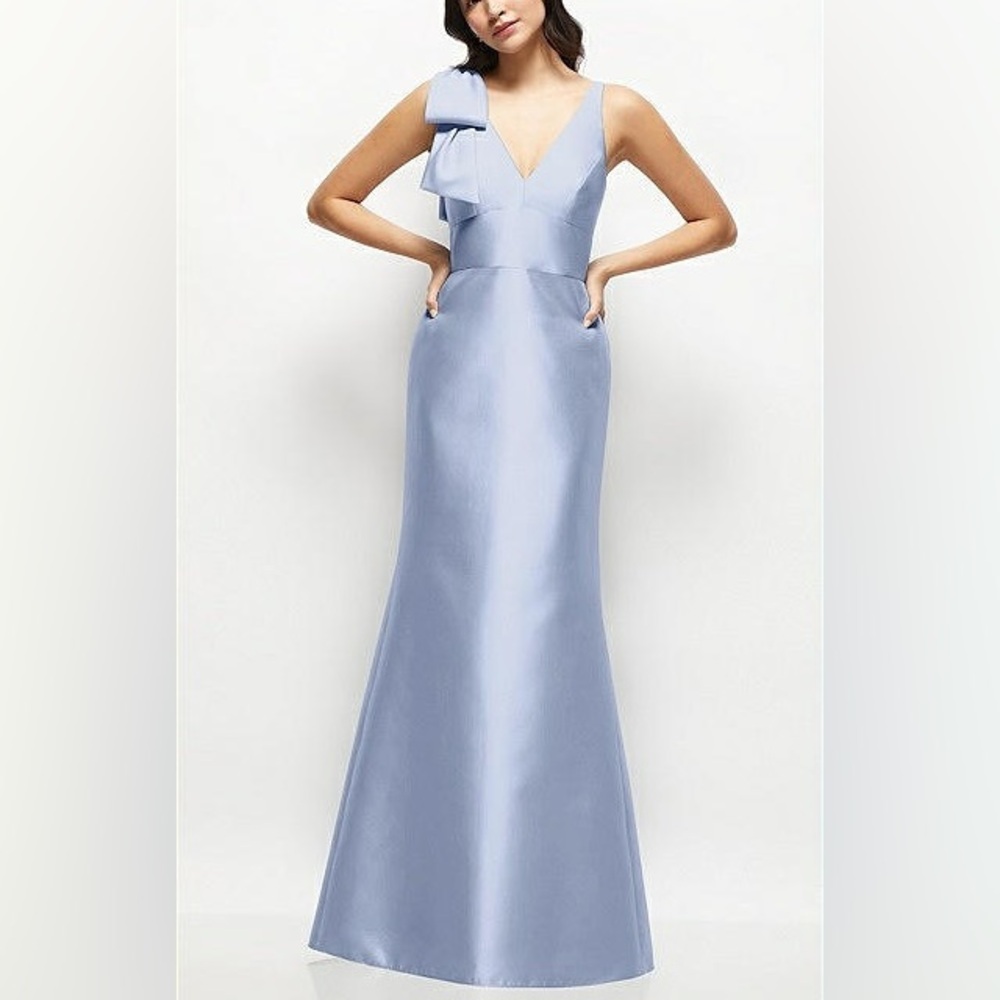 ALFRED SUNG Light Blue One-Shoulder Satin Gown
